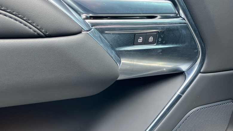 Land Rover Range Rover 3.0 P460e SE 4dr Auto Estate